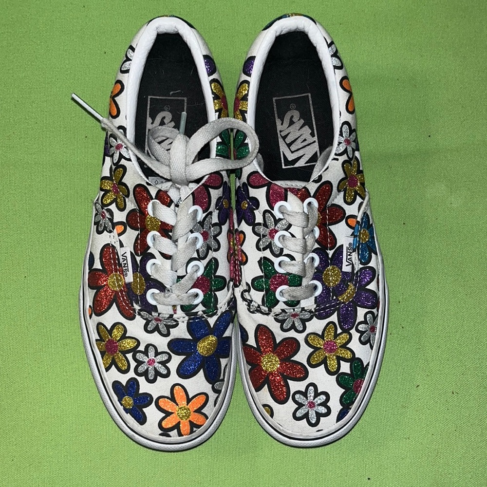 Vans Glitter Daisy Platform Sneaker Size 7